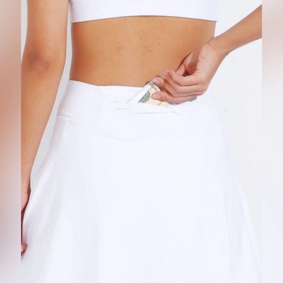 Dona Jo Brand Flirty Skirt / Skort (White) 14.5" Size 2(Large) pickleball tennis - Picture 11 of 13